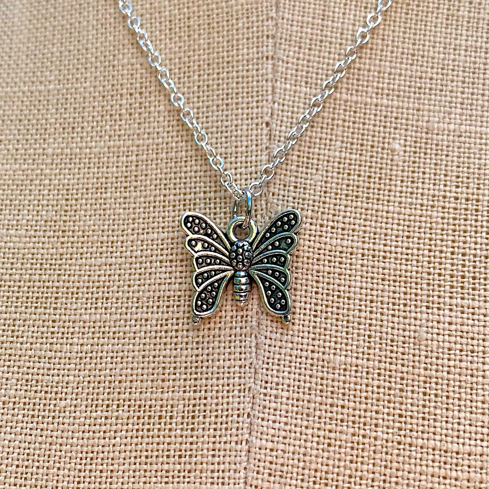 NWT Sterling Silver Plated Chain & Butterfly Alloy Metal Charm Necklace
